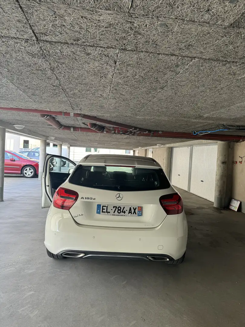 Mercedes-Benz A 180 Classe d 7G-DCT Fascination - 2
