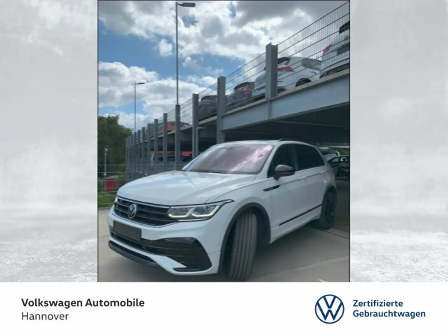 Volkswagen Tiguan 2.0 TDI DSG R-Line Navi Pano AHK IQ-LED D Weiß - 1