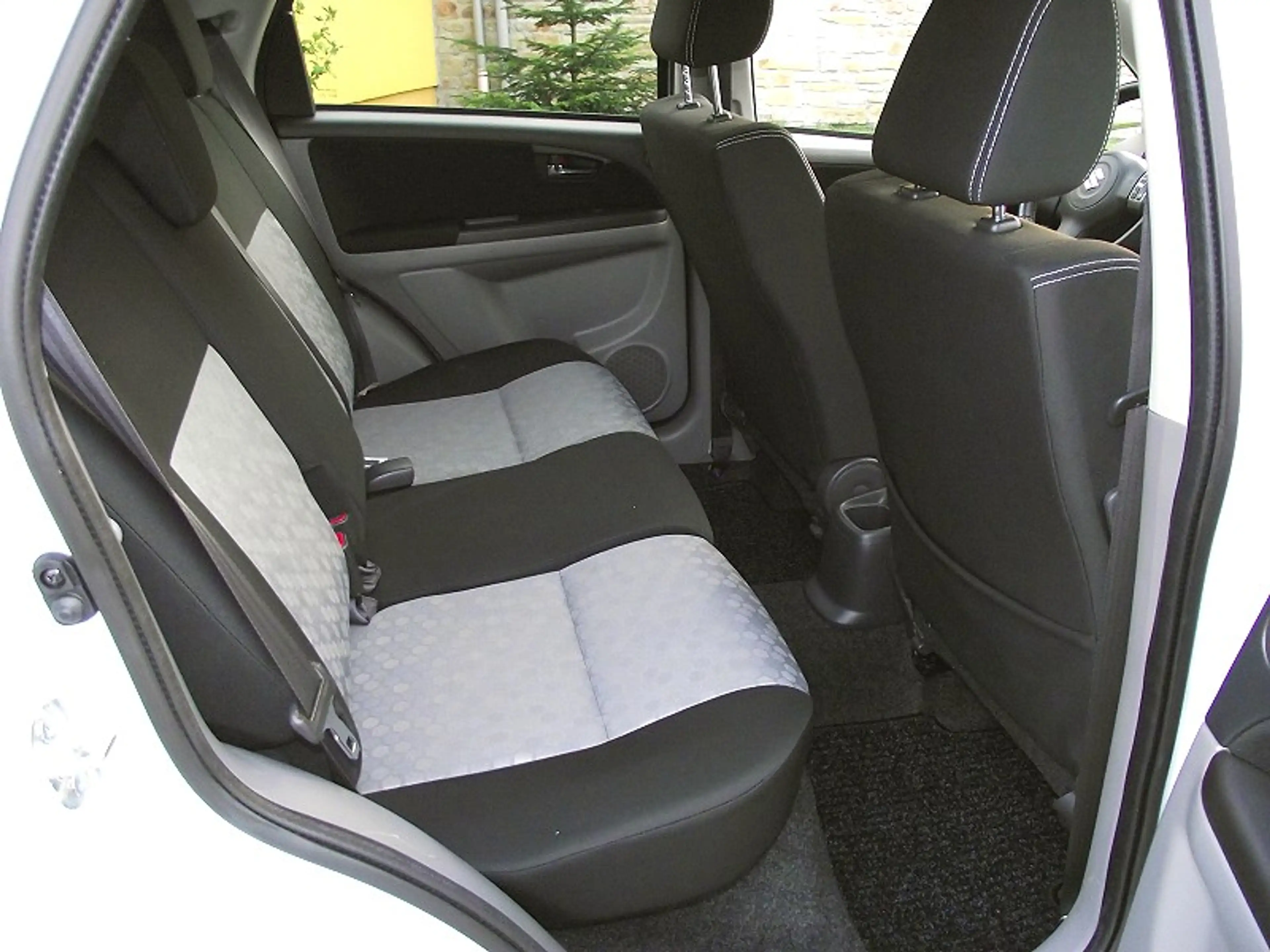 Suzuki SX4 SX4 Diesel 2.0 DDiS 4x2 Style — photo 7