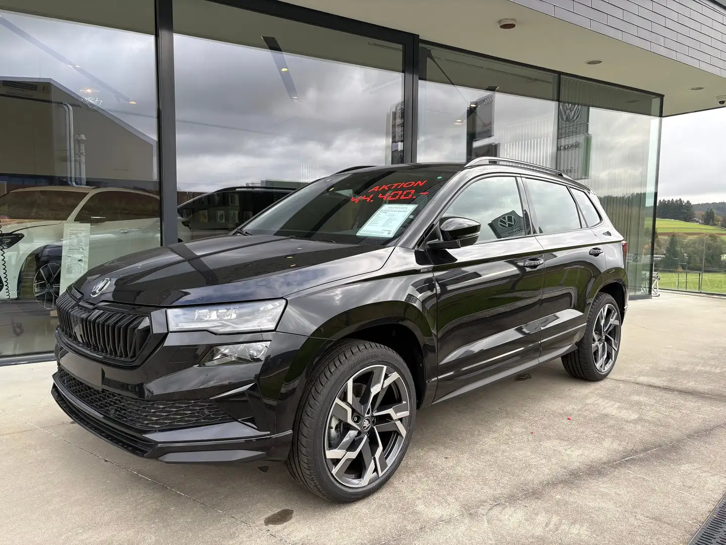 Skoda Karoq 4x4 Sportline TDI DSG Schwarz - 1