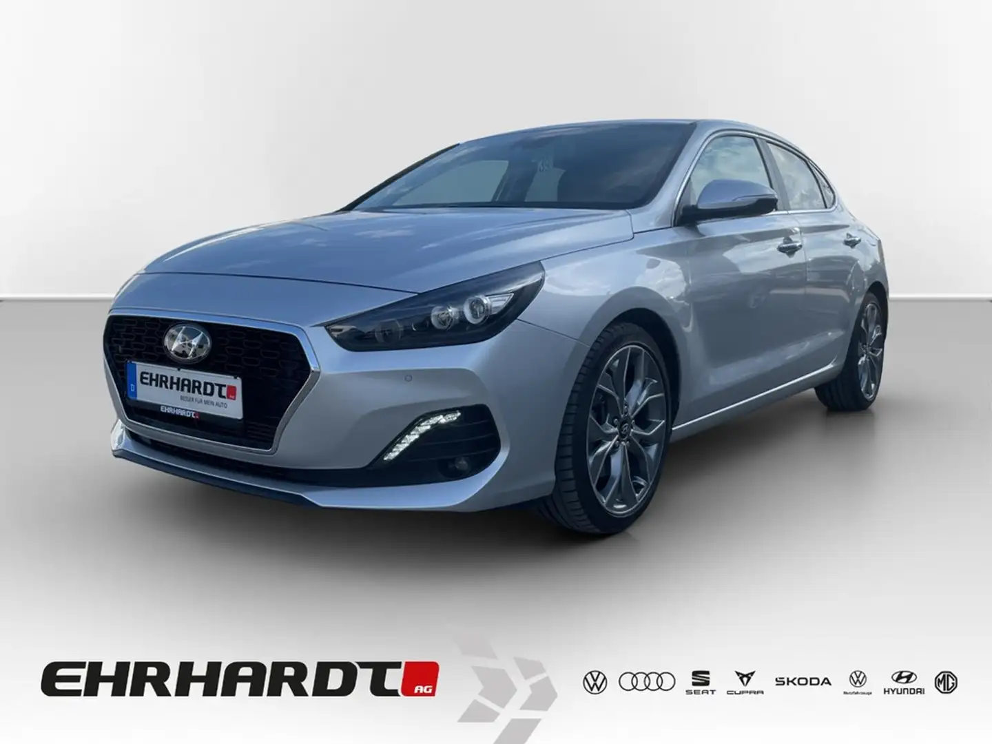 Hyundai i30 Fastback 1.4 T-GDI 7-DCT Premium LED*NAV*SHZ*AC... Zilver - 1