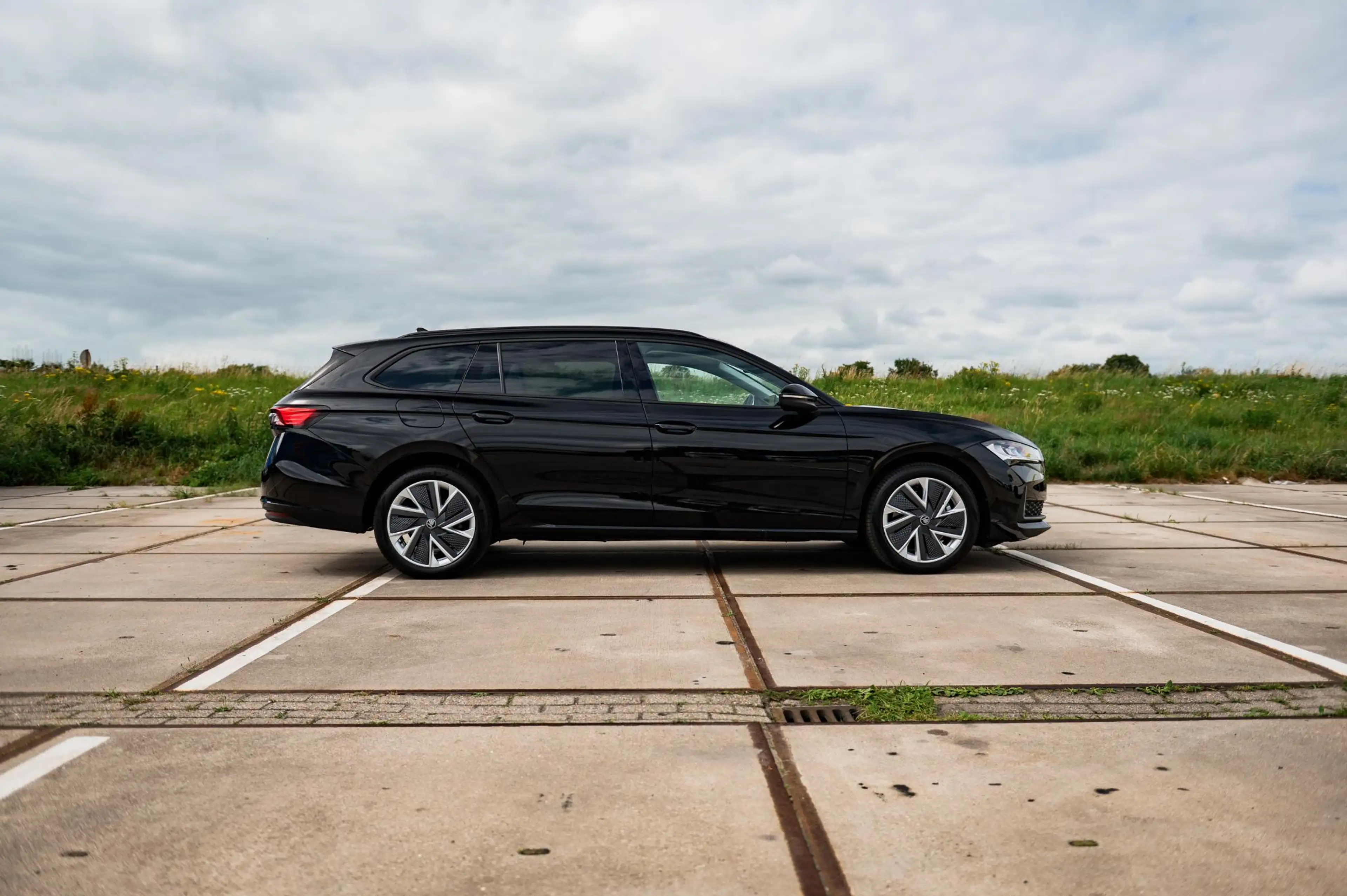 Skoda Superb Combi 1.5 TSI PHEV Selection | TREKHAAK | SUNSET | — photo 4