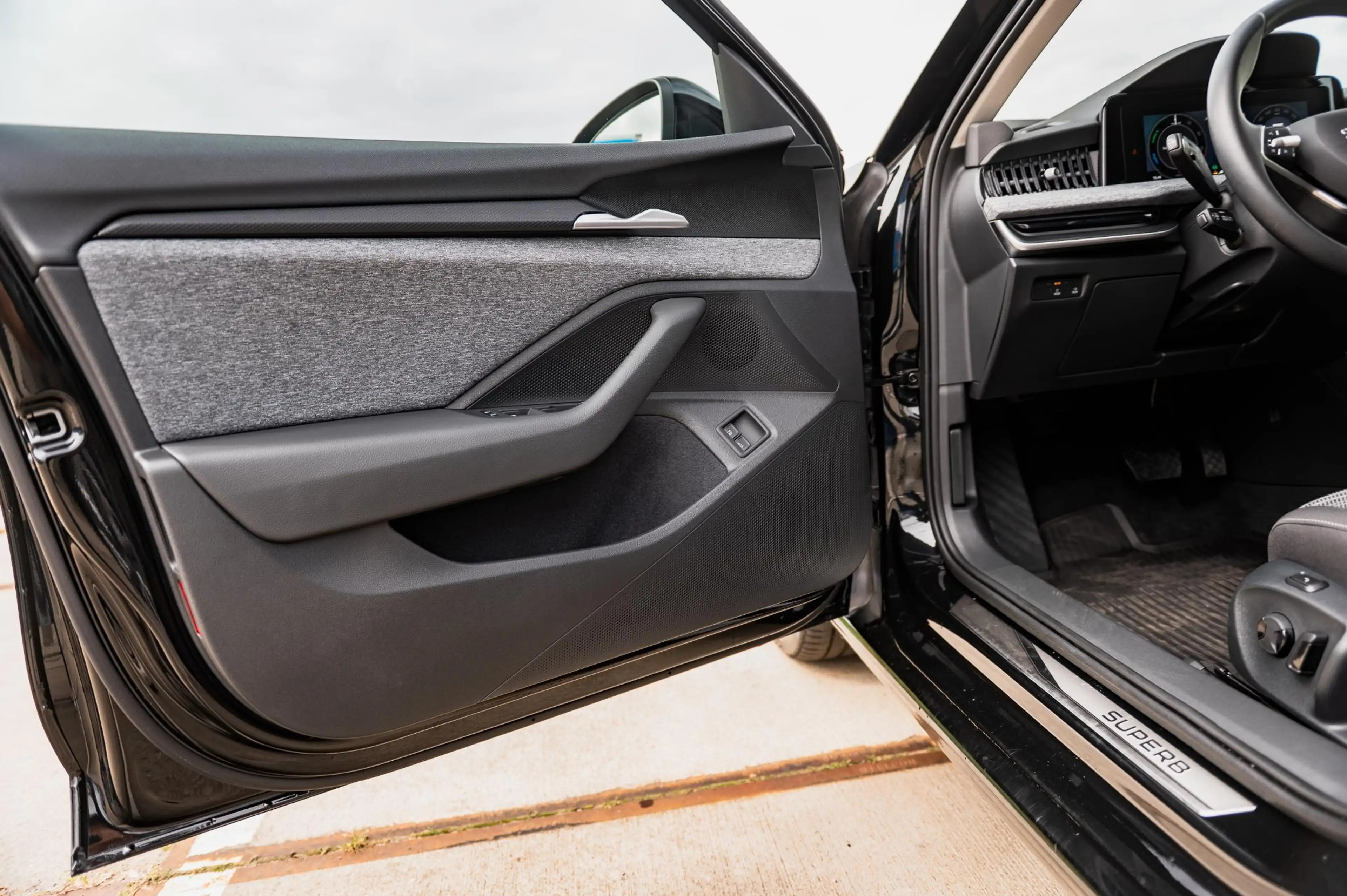 Skoda Superb Combi 1.5 TSI PHEV Selection | TREKHAAK | SUNSET | — photo 8