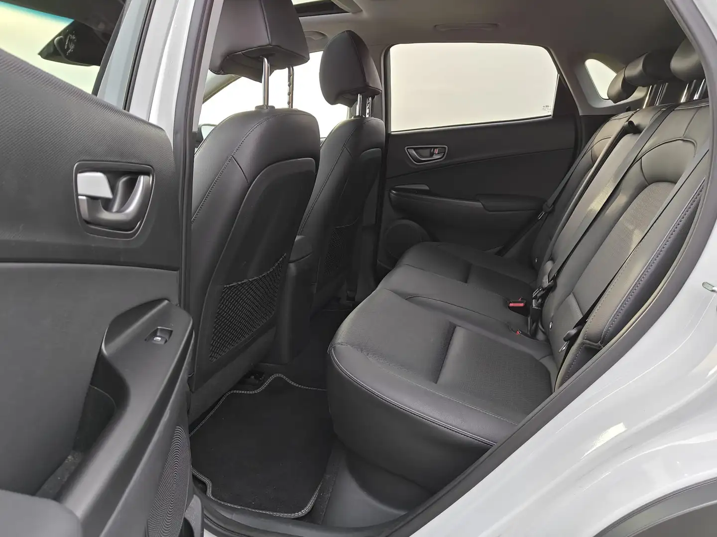 Hyundai KONA KONA EV Premium 64 kWh Alb - 2