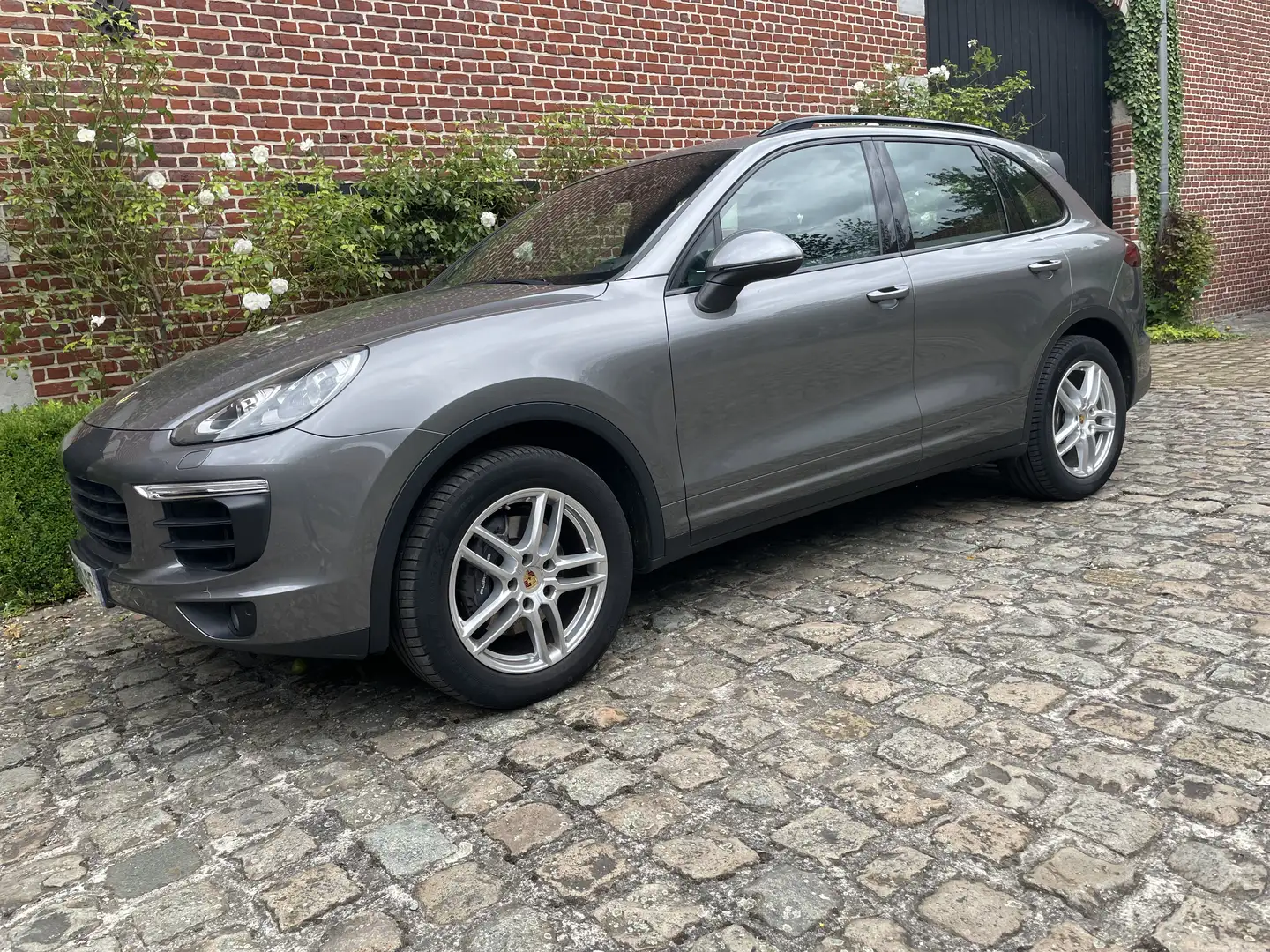 Porsche Cayenne 3.0D V6 262 ch Tiptronic A Gris - 1