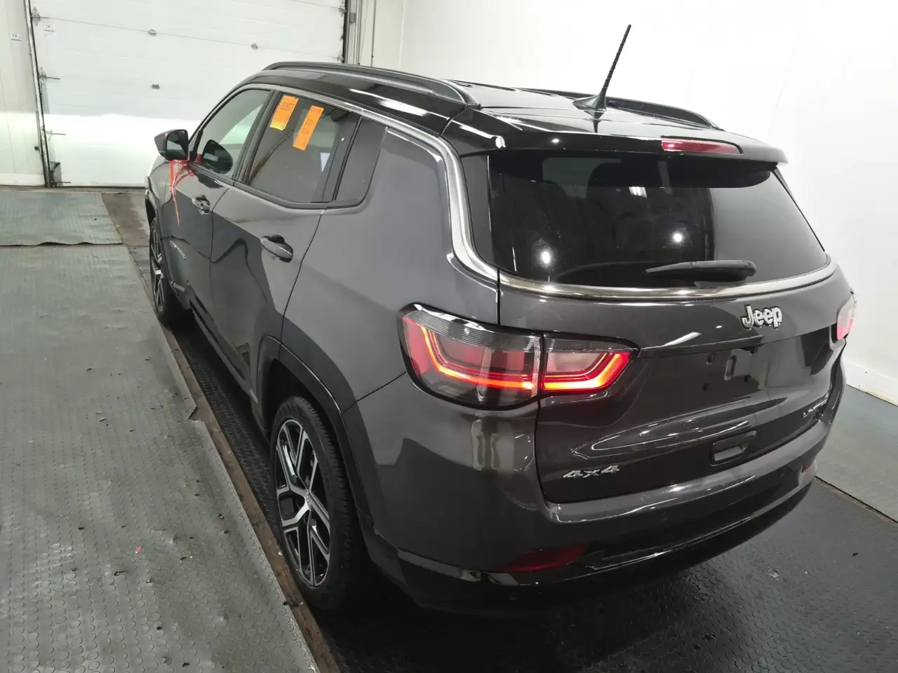 Jeep Compass снимка Jeep Compass