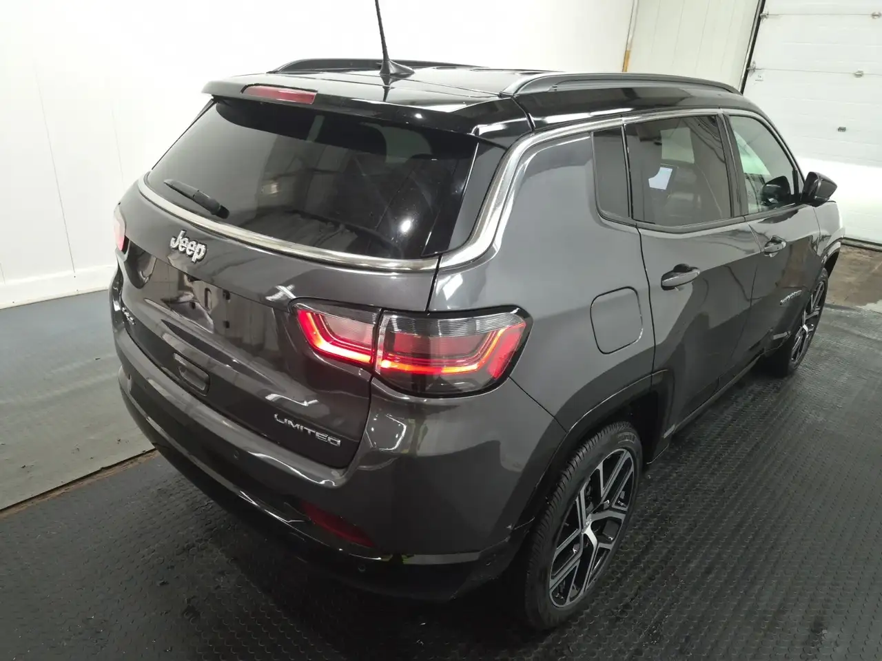 Jeep Compass снимка Jeep Compass