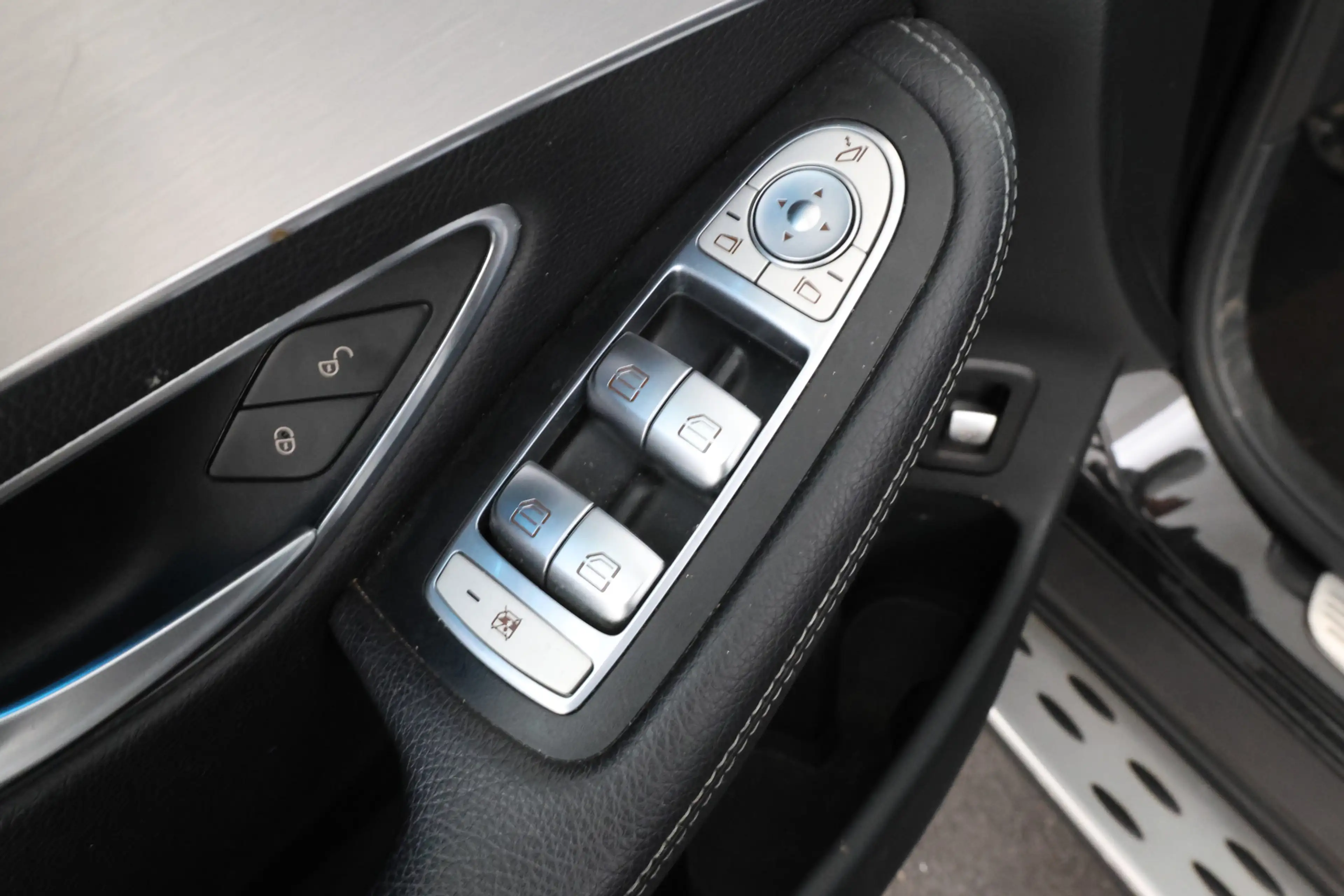 Mercedes-Benz GLC 350 350e 4MATIC Premium Plus Panorama, Navigatie, — photo 17