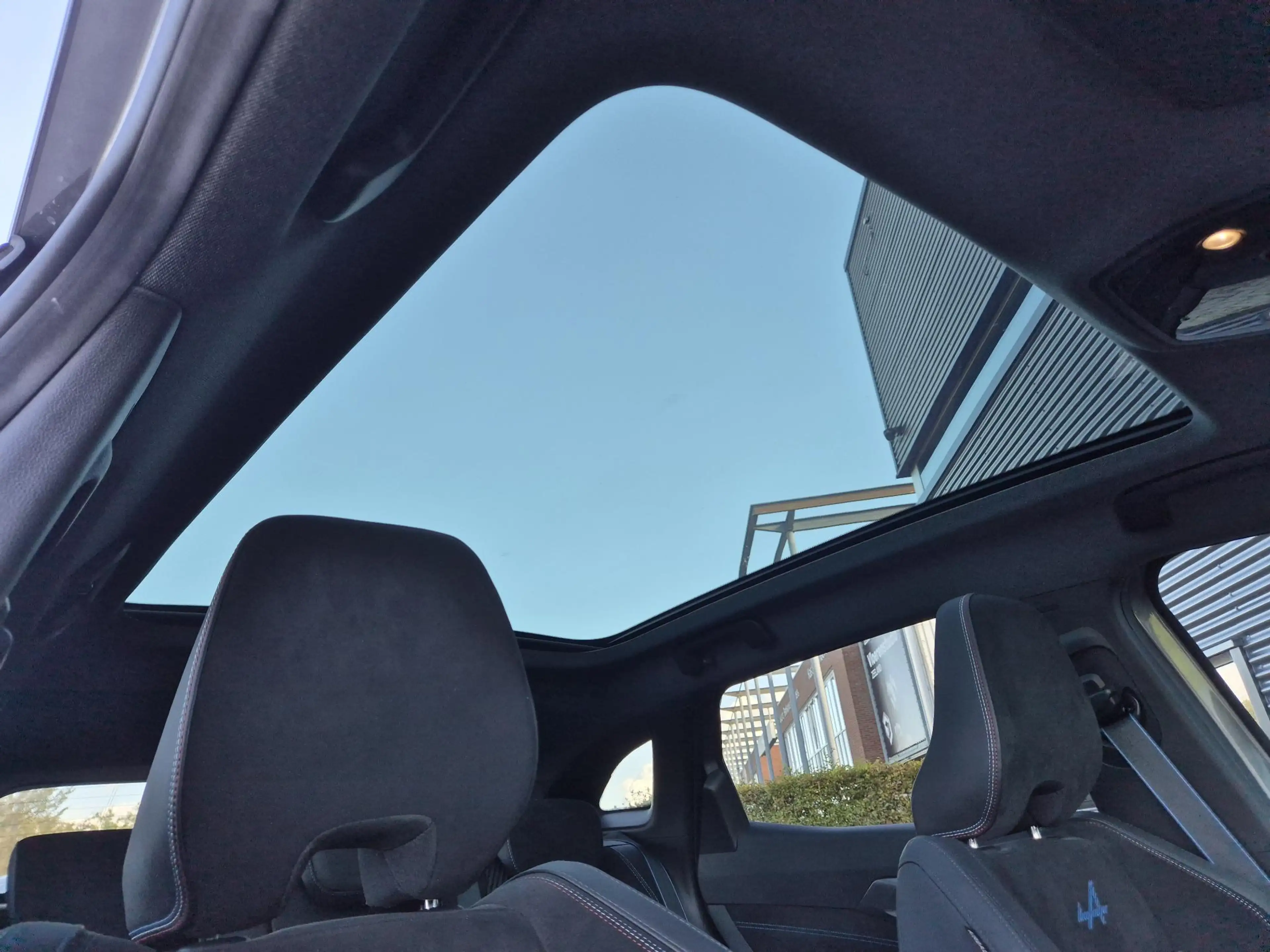 Renault Austral 1.2 E-Tech full hybrid 200 esprit Alpine All Seaso — photo 42