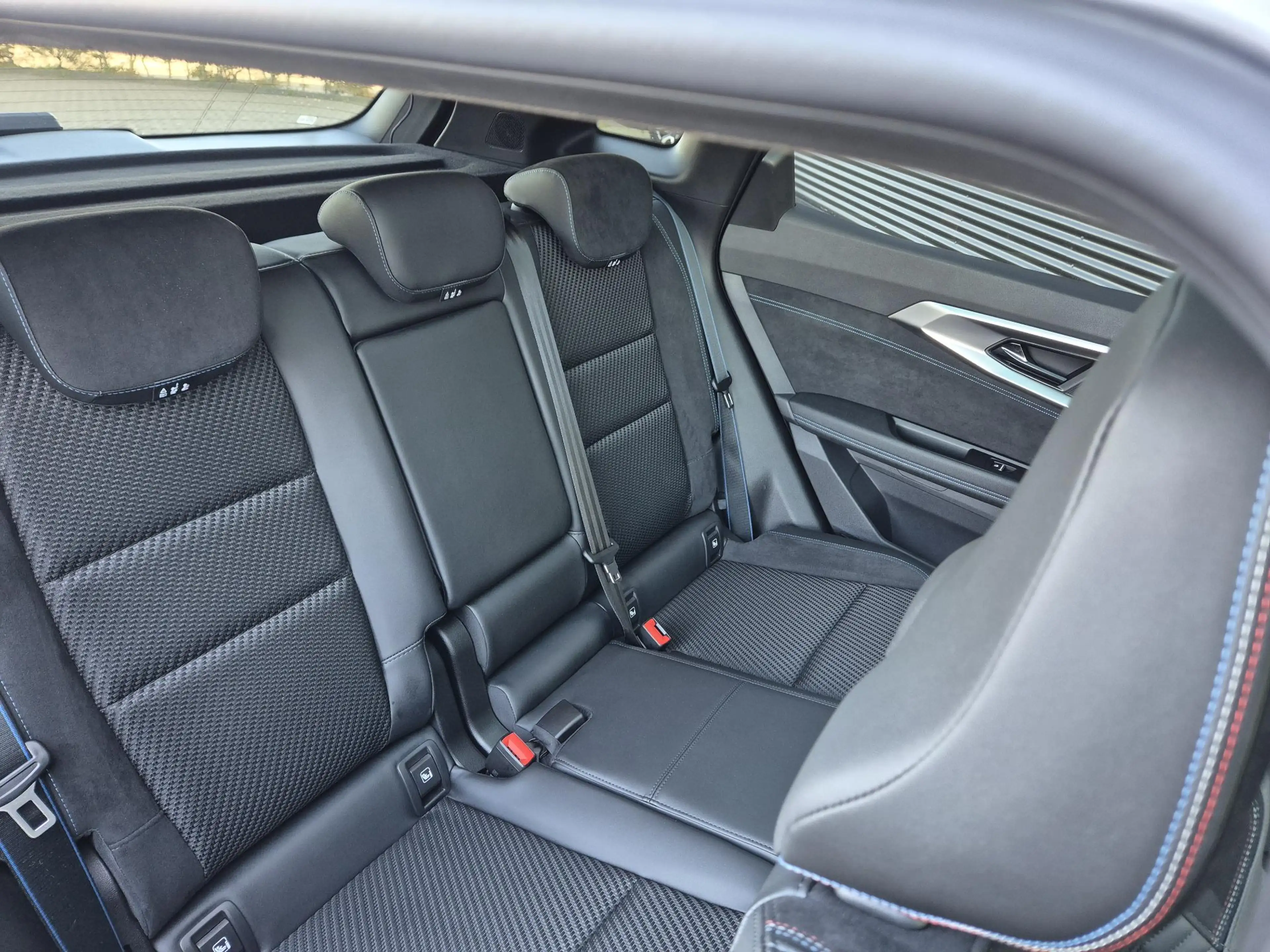 Renault Austral 1.2 E-Tech full hybrid 200 esprit Alpine All Seaso — photo 40