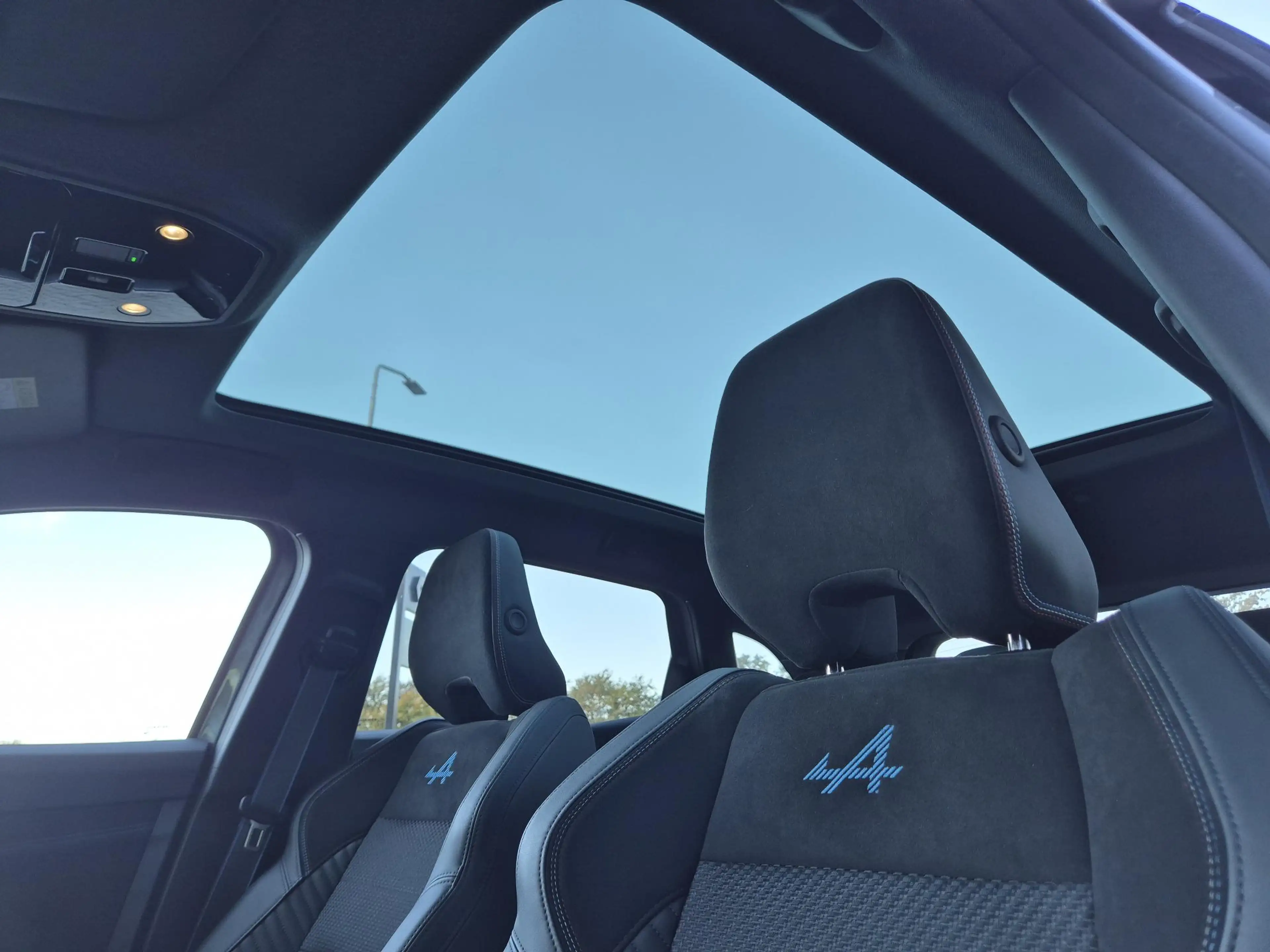 Renault Austral 1.2 E-Tech full hybrid 200 esprit Alpine All Seaso — photo 32