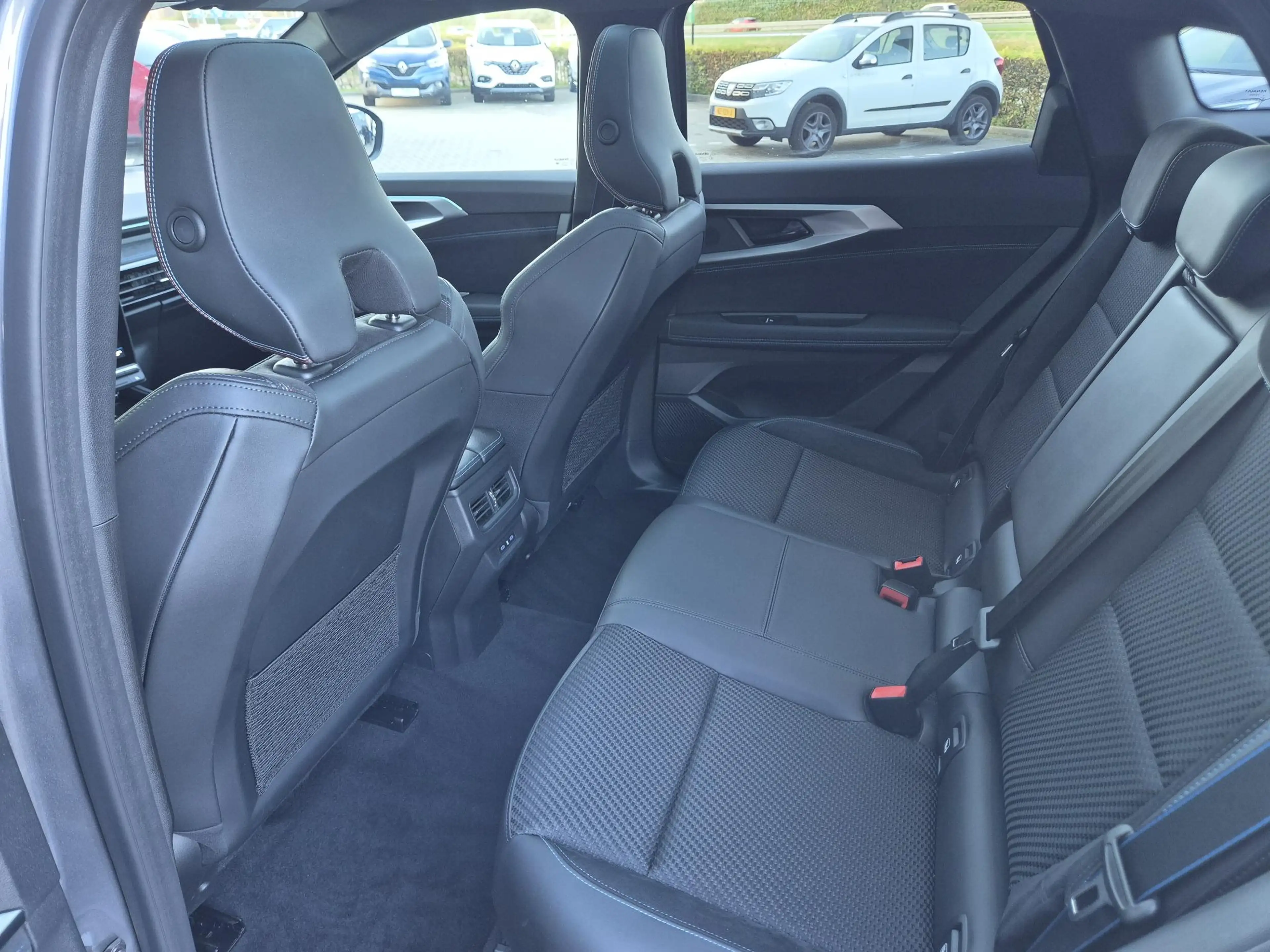 Renault Austral 1.2 E-Tech full hybrid 200 esprit Alpine All Seaso — photo 33