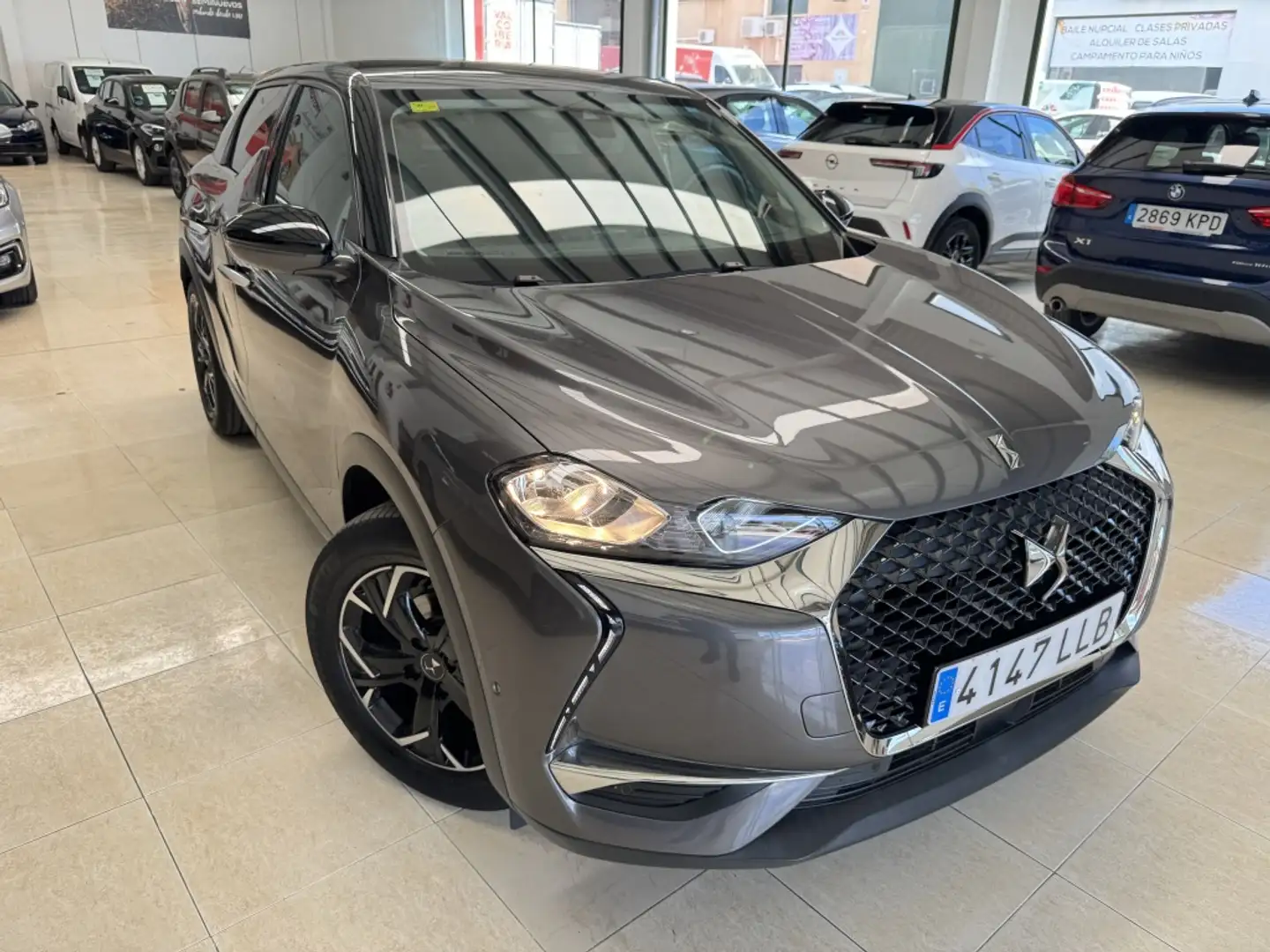 DS Automobiles DS 3 Crossback Puretech So Chic 100 Gris - 2