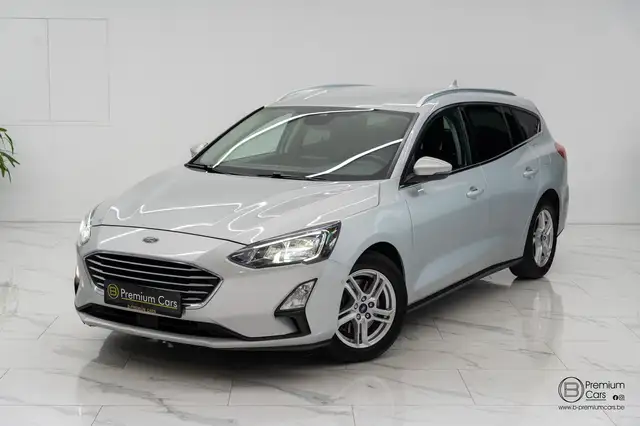 Ford Focus view 2