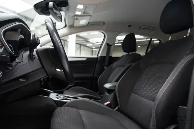 Ford Focus view 10