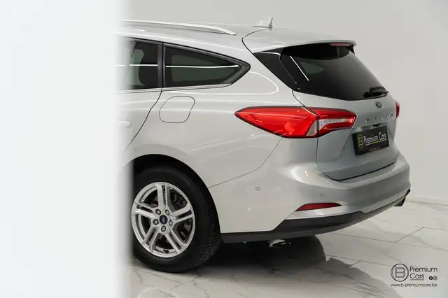 Ford Focus view 11