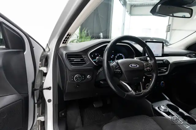 Ford Focus view 9