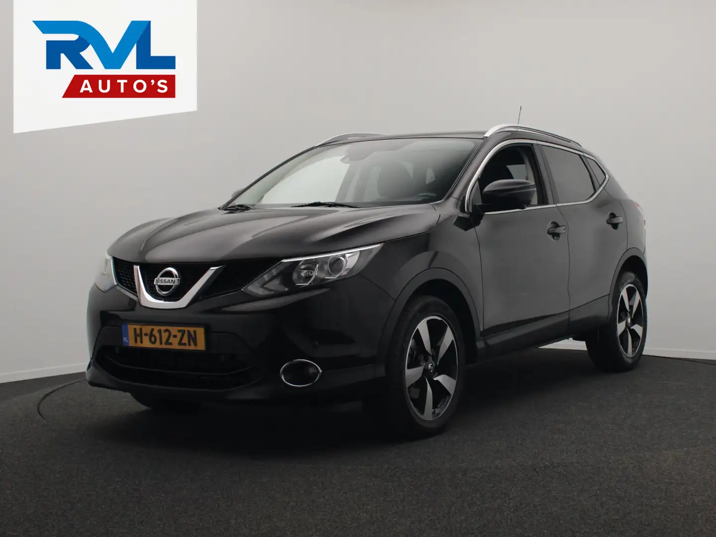 Nissan Qashqai 1.2 Connect Edition Pano/dak Navigatie Climate 360 Zwart - 1