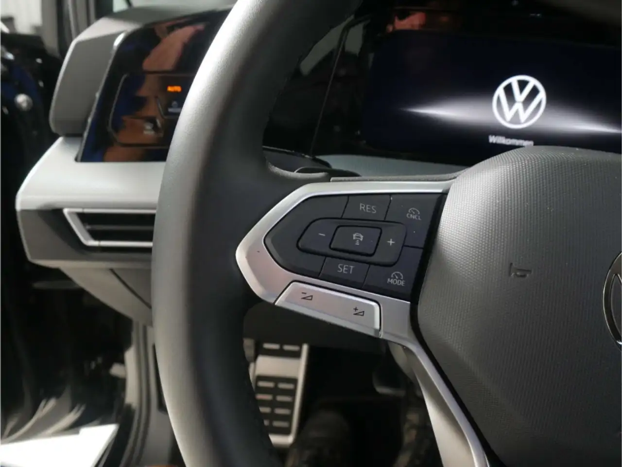 Volkswagen Golf 1.5 eTSI GOAL DSG NAV/LED/ACC/Kamera, миниатюра 11