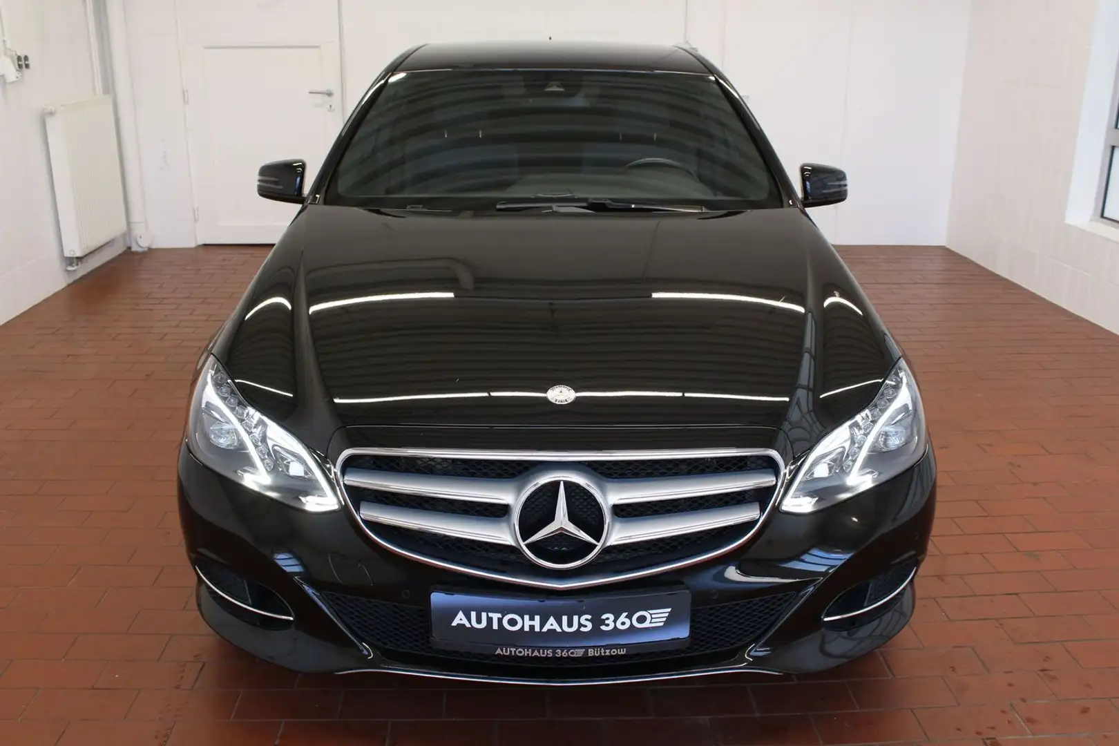 Mercedes-Benz E 220 LED Automatik Avantgarde Teilleder Schwarz - 2