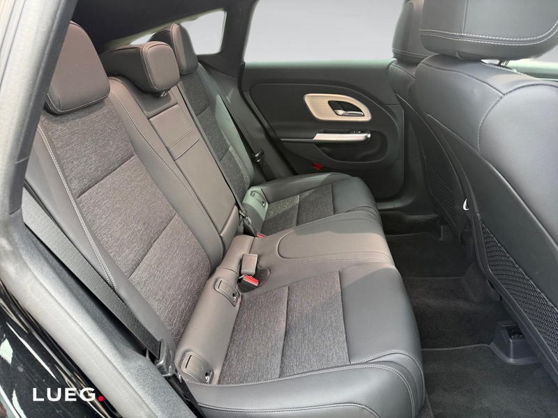 Mercedes-Benz CLA 180 Shooting Brake Airpanel Night Perf SpurW — photo 13