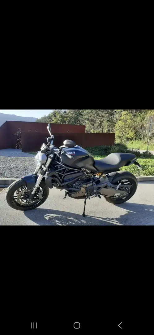 Ducati Monster 821 Dark Nero - 1