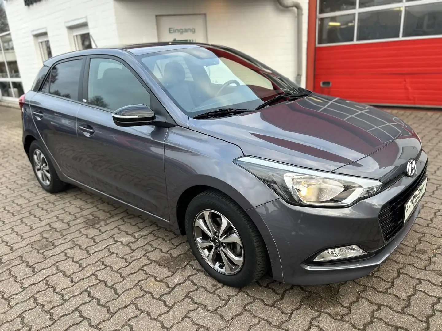 Hyundai i20 Passion/SHZ/LRHZ/GJR/LMF/FREISPRECH Grau - 2