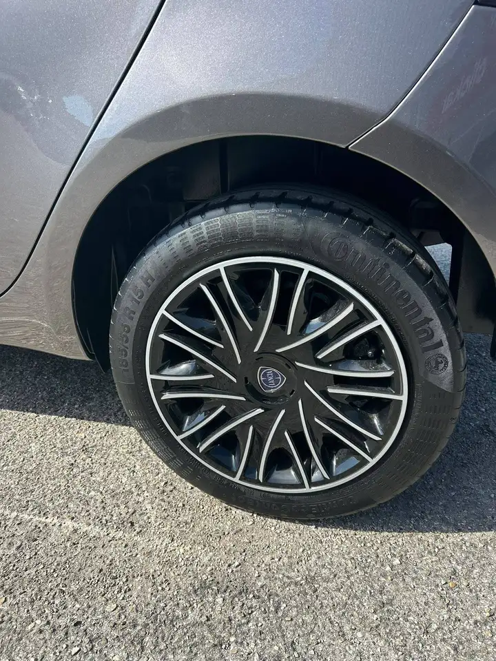 Lancia Ypsilon 2023 — фото 6