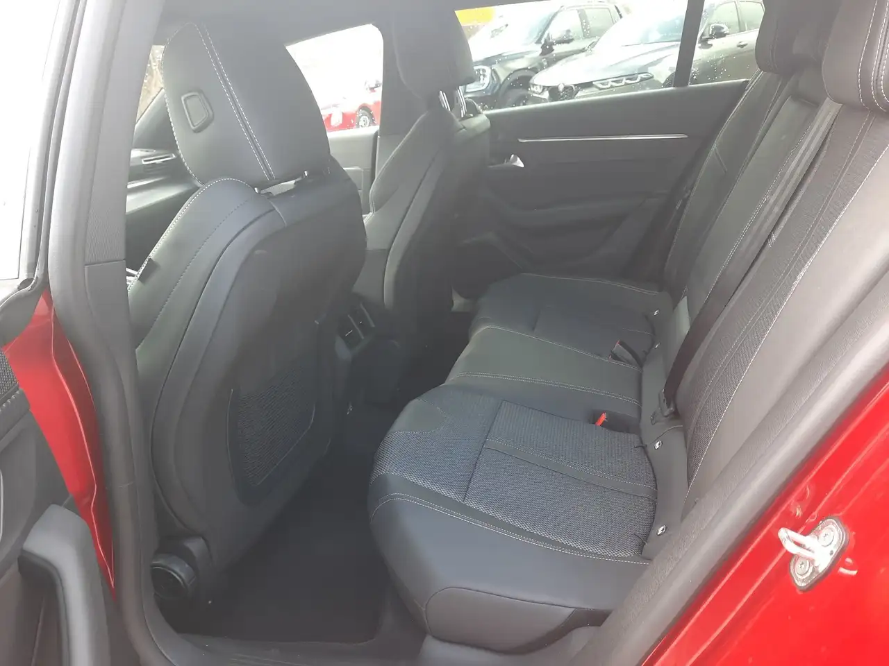 Peugeot 508 1.5 BlueHDi 130 SW Allure Navi Kamera LED 29