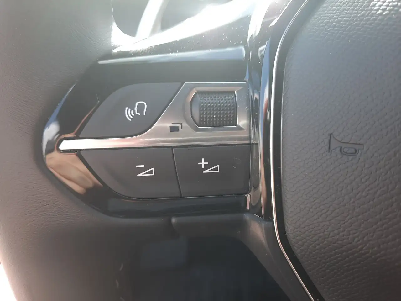 Peugeot 508 1.5 BlueHDi 130 SW Allure Navi Kamera LED 16