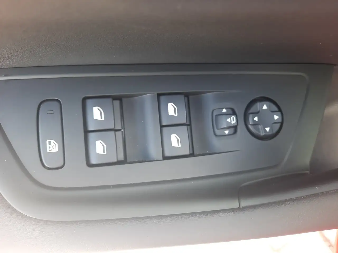 Peugeot 508 1.5 BlueHDi 130 SW Allure Navi Kamera LED 12