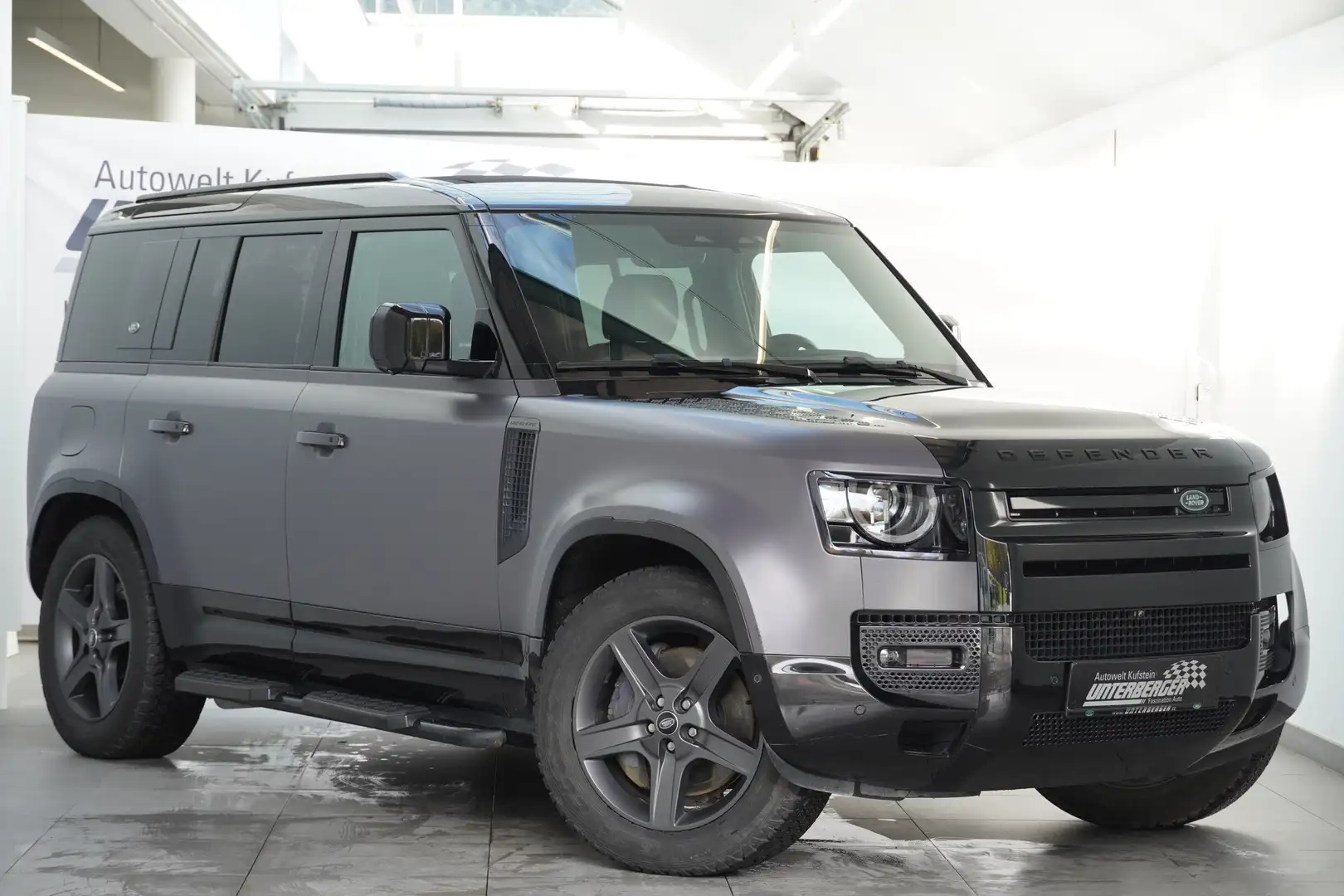 Land Rover Defender Defender 110 P400e SE Schwarz - 2