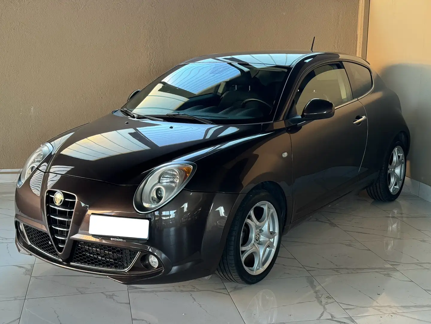 Alfa Romeo MiTo 1.4 Distinctive sport pack s&s Brun - 1