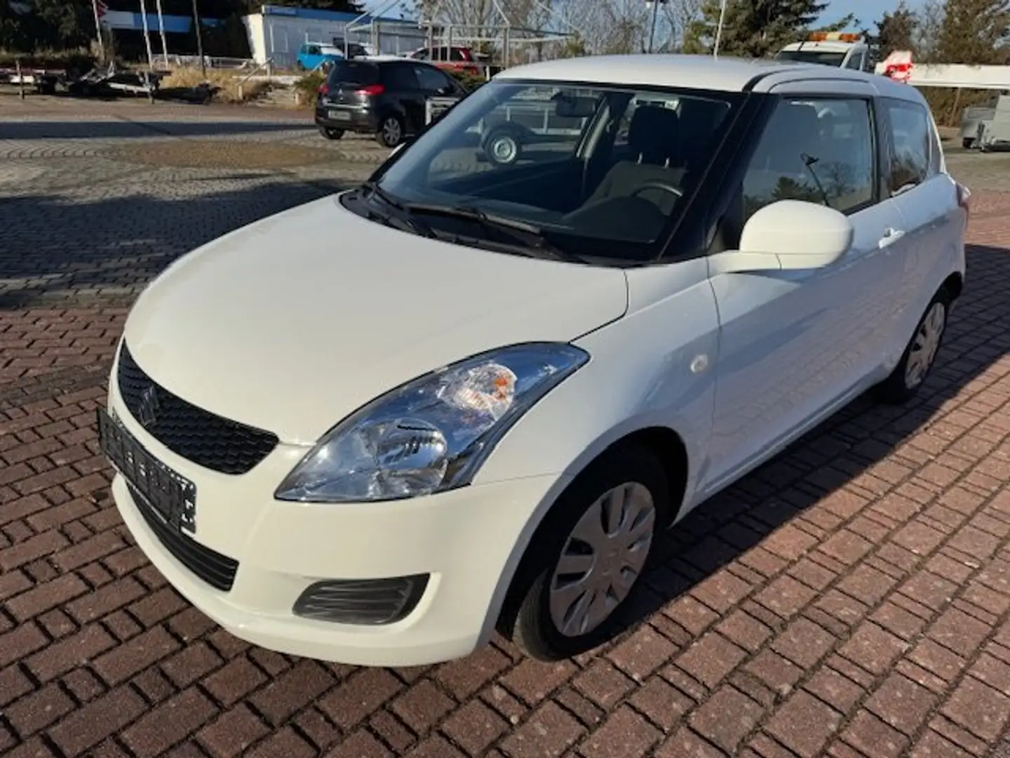Suzuki Swift 1.2 Club Bílá - 1