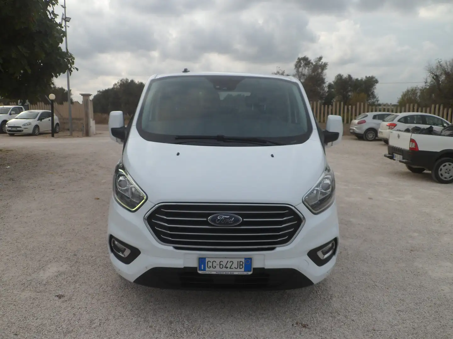 Ford Tourneo Custom 9 posti Weiß - 2