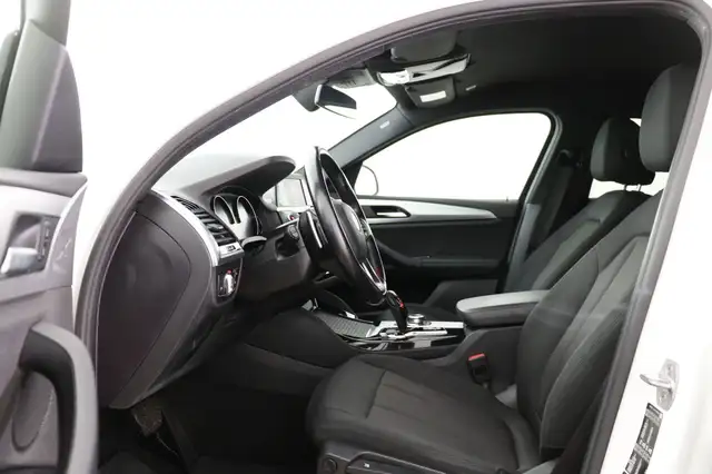 BMW X4 view 14