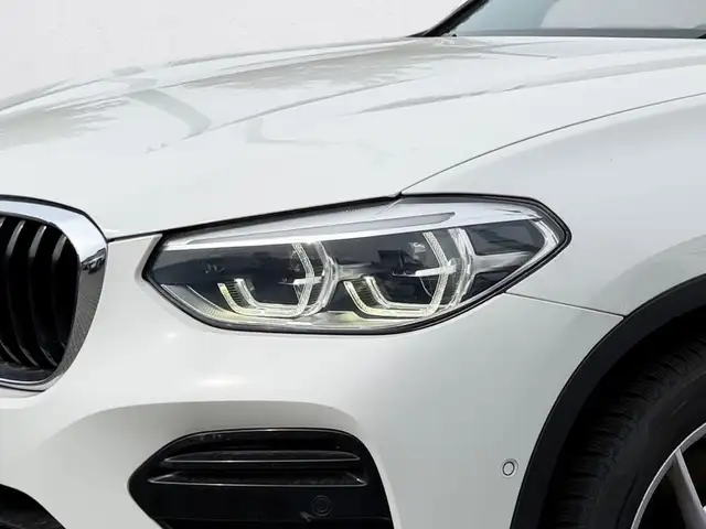 BMW X4 view 2