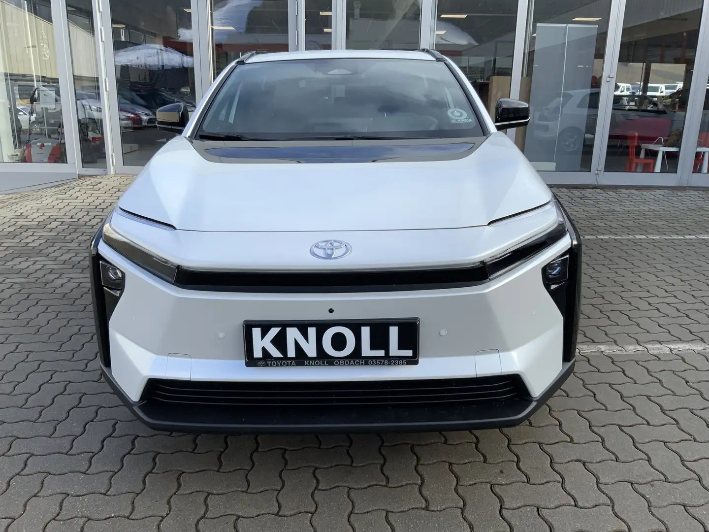 Toyota bZ4X Lounge 4WD 252kW GEWERBEAKTION Weiß - 2