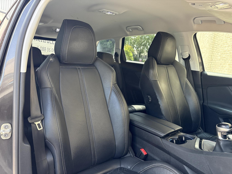 Peugeot 5008 1.2 PureTech Blue Lease Premium | € 8.200,- NETTO! — photo 4