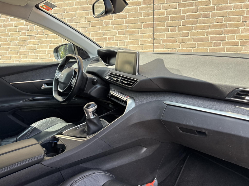 Peugeot 5008 1.2 PureTech Blue Lease Premium | € 8.200,- NETTO! — photo 3