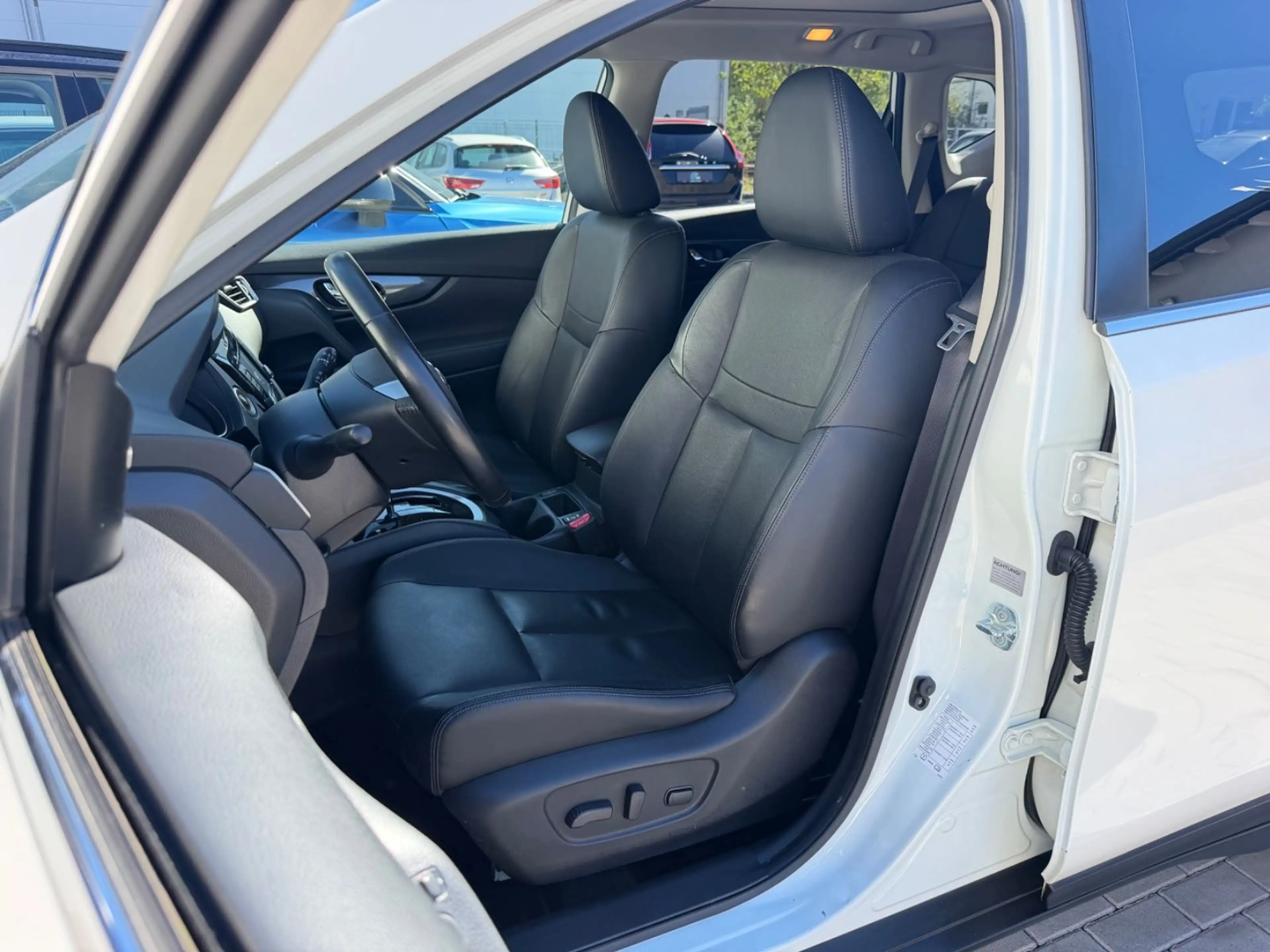 Nissan X-Trail Tekna/PANO/TOTW/LED/LEDER/ACC/SPUR — photo 9