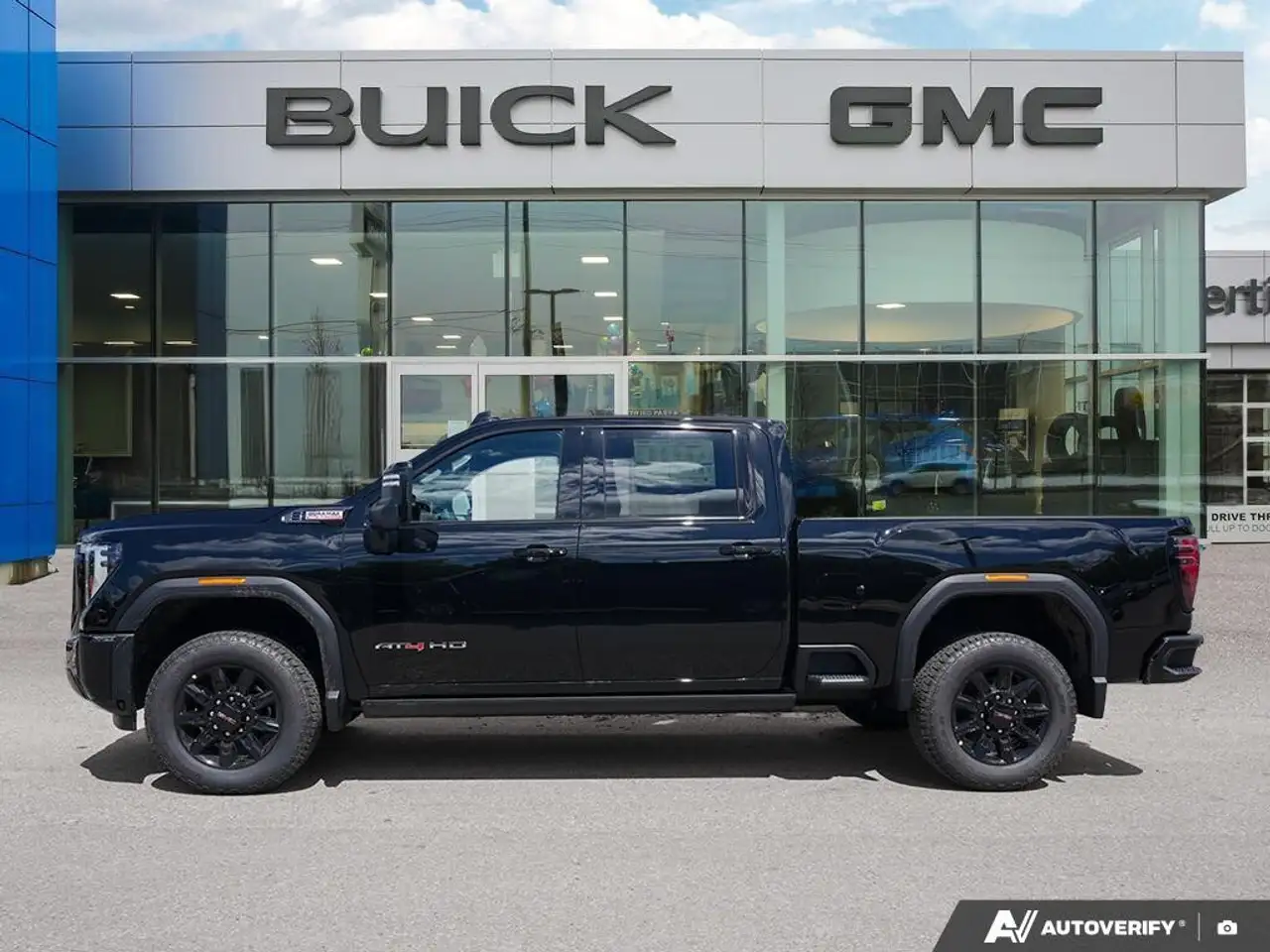 GMC Sierra 2500HD снимка GMC Sierra 2500HD