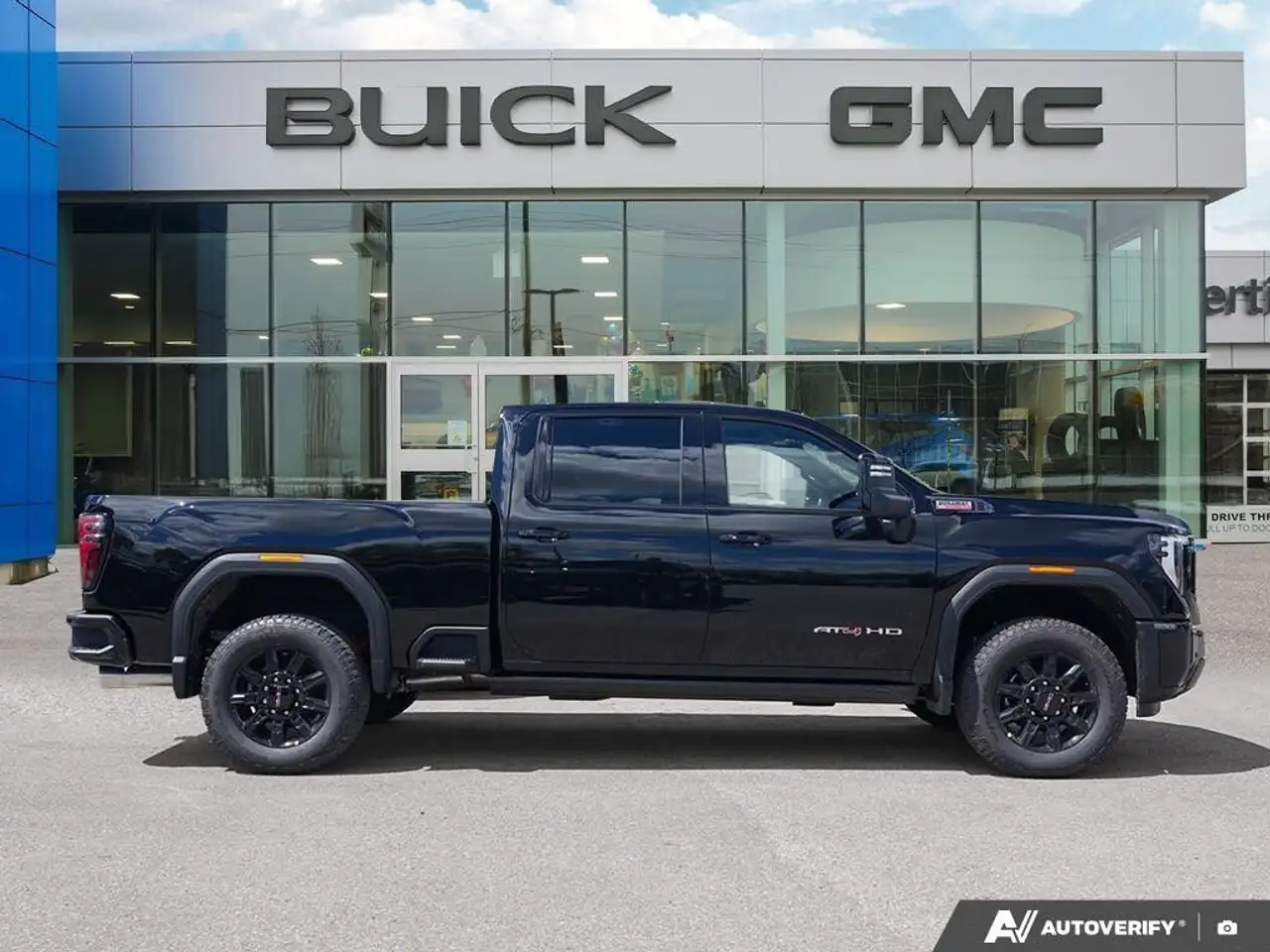 GMC Sierra 2500HD снимка GMC Sierra 2500HD