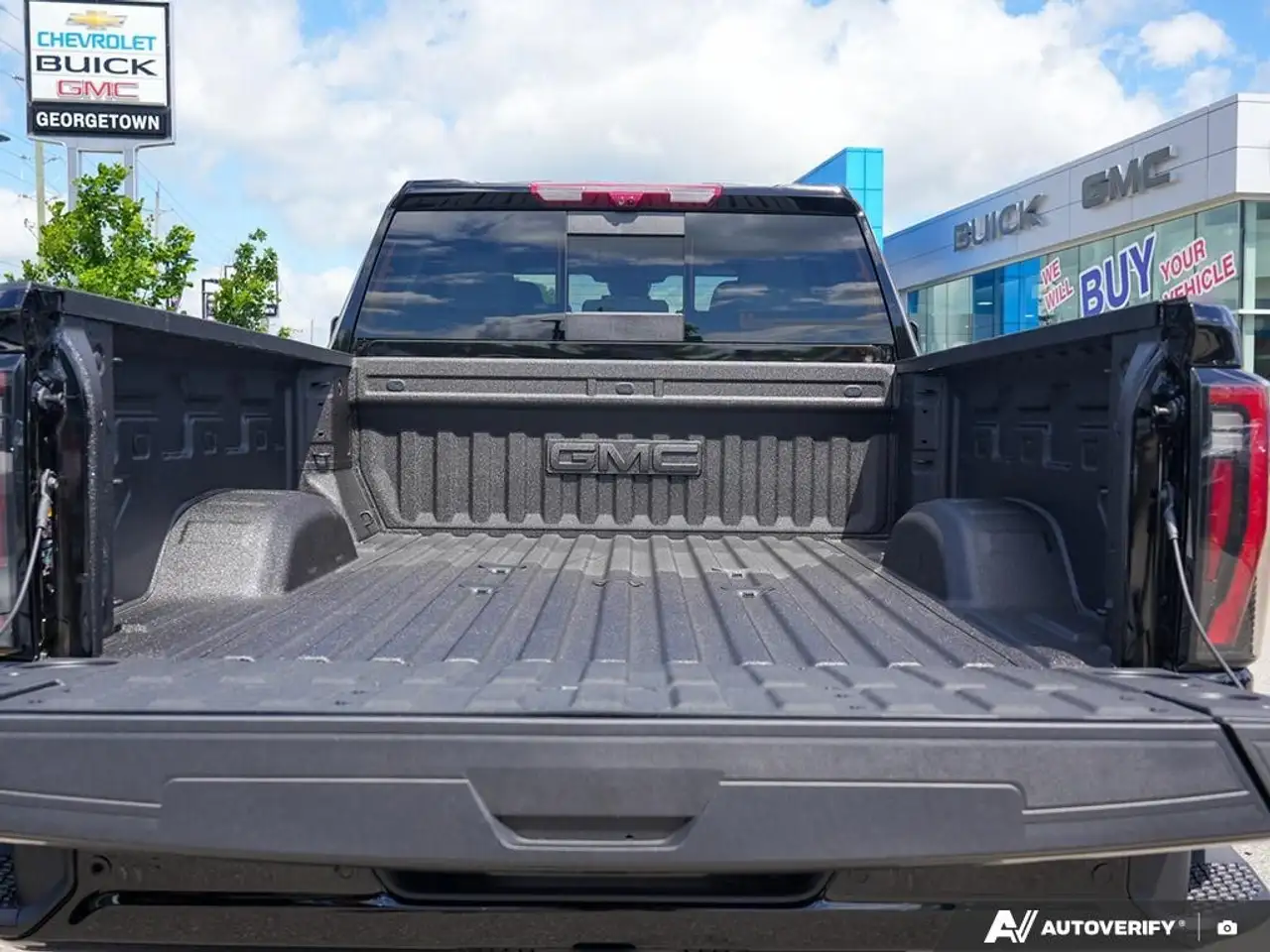 GMC Sierra 2500HD снимка GMC Sierra 2500HD