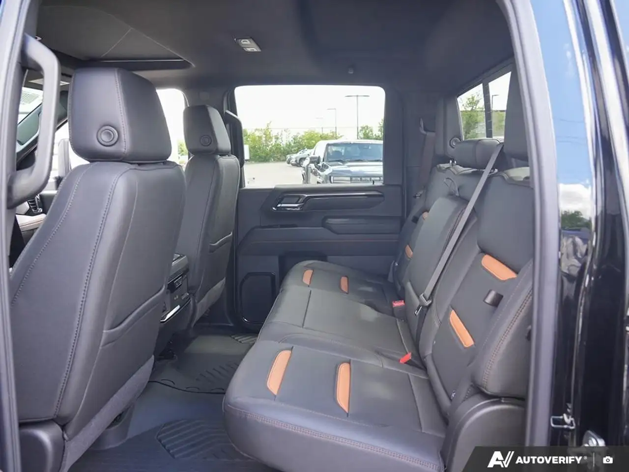 GMC Sierra 2500HD снимка GMC Sierra 2500HD