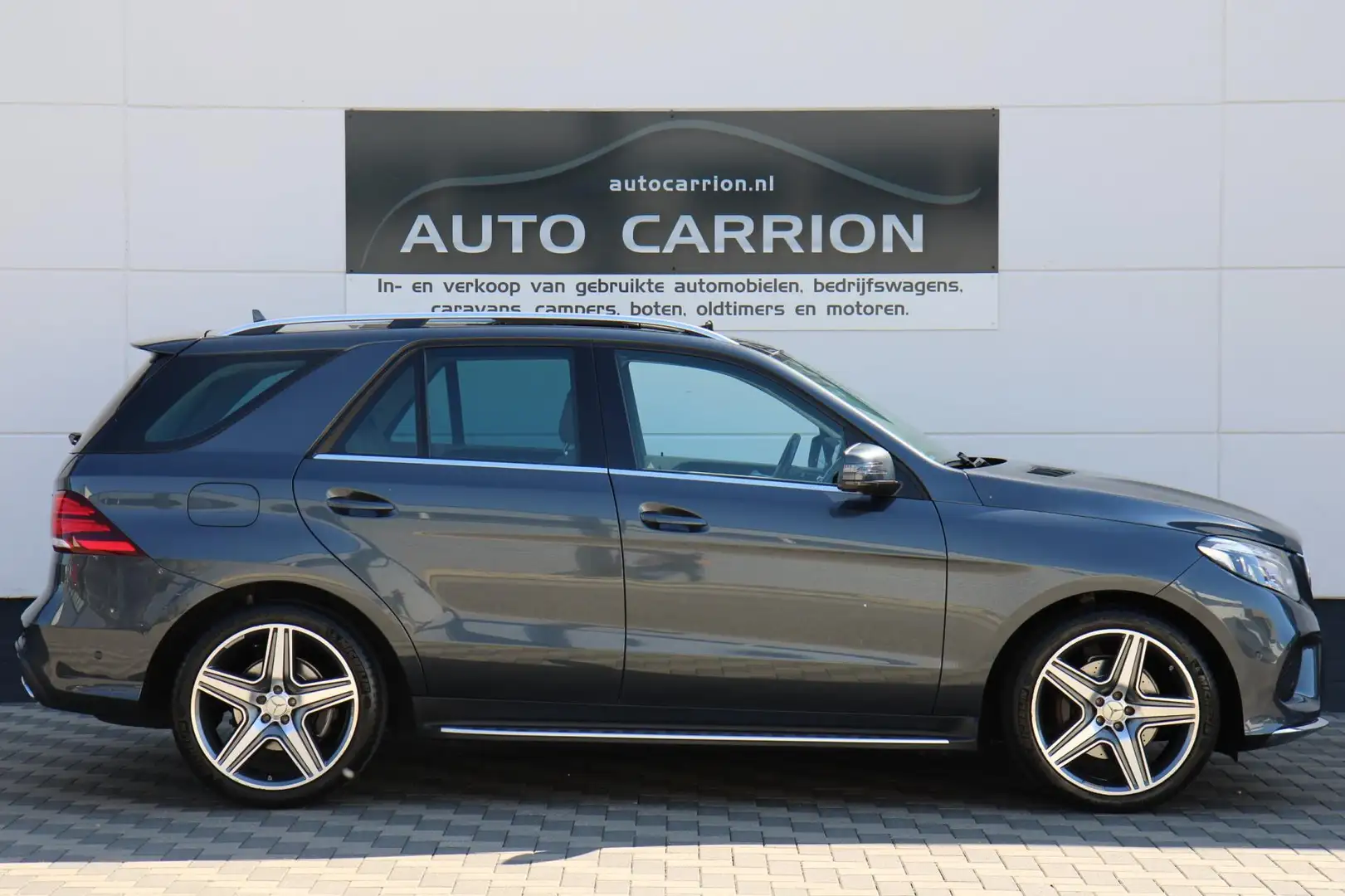 Mercedes-Benz GLE 350 d 4MATIC AMG Pano H&K NAP !! Gris - 2