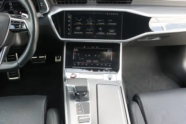 Audi RS6 view 9