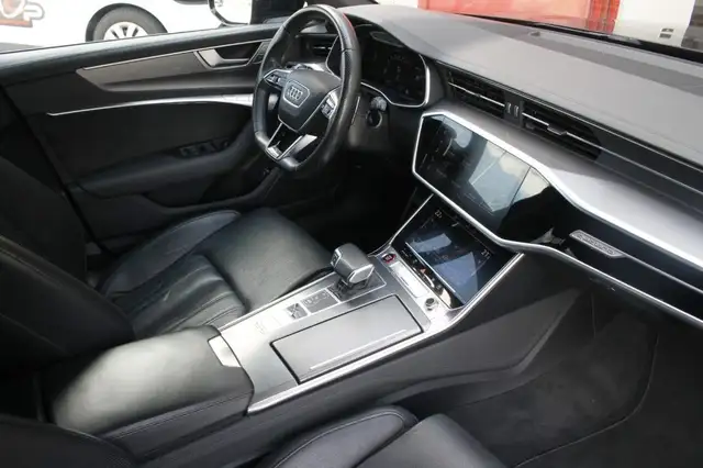 Audi RS6 view 6