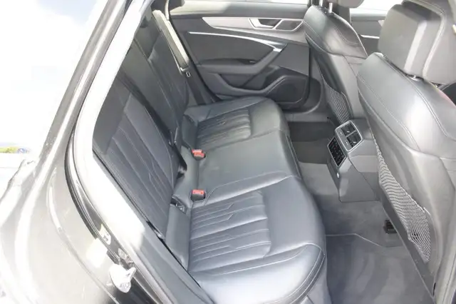 Audi RS6 view 7