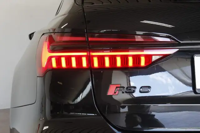 Audi RS6 view 14